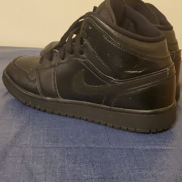 Air Jordan 1 mids Triple black GS - Picture 3 of 6
